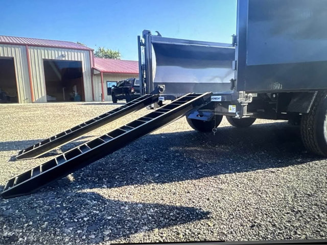 83×16 Hz7 Dumpster photo 2